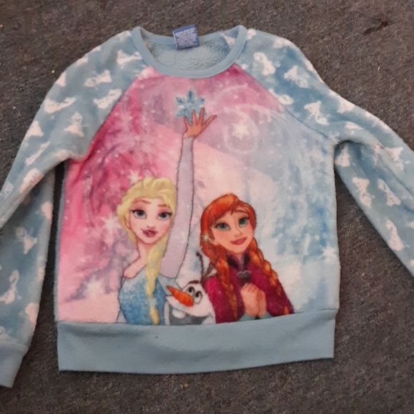 Disney Other - Warm long sleeve frozen sweater